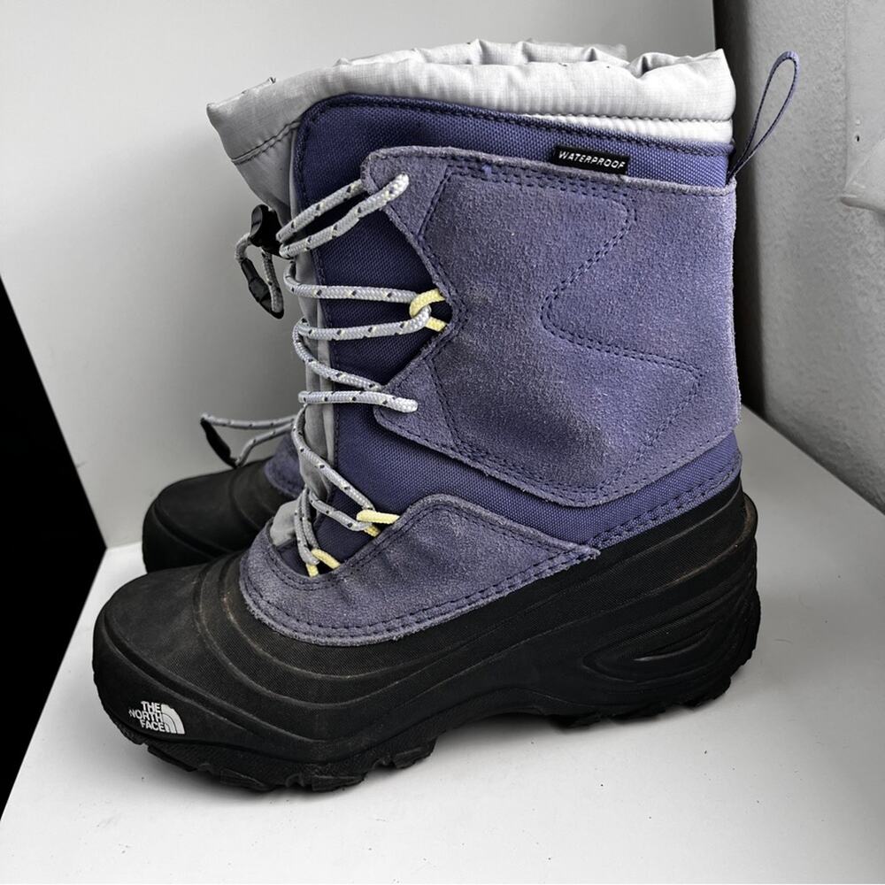 The North Face Youth Alpenglow V Waterproof Purple Winter Boots size 6